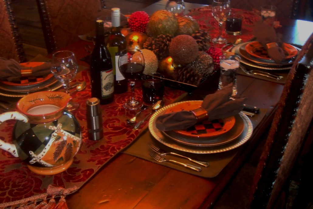 Set The Perfect Thanksgiving Table by: Jackie Taylor